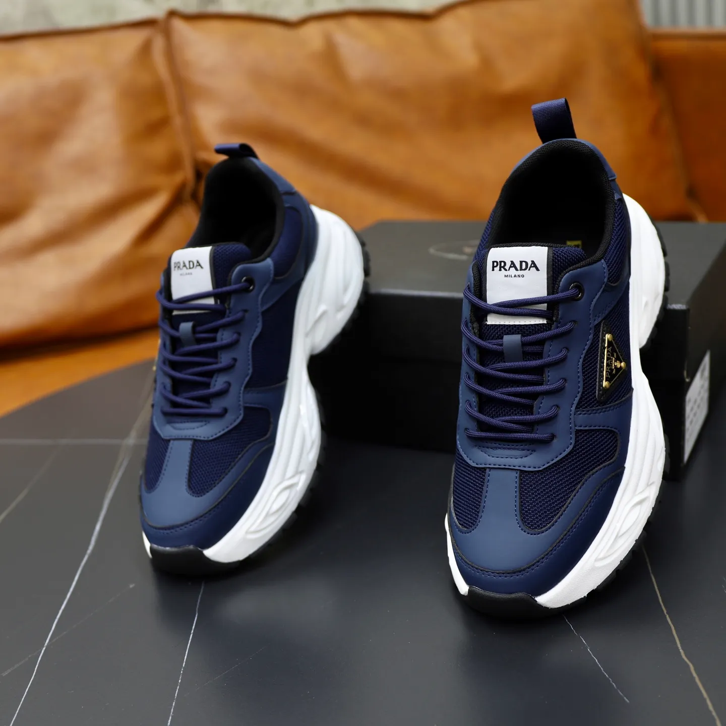 Ex-factory price: 462💰🙅‍♂️🙅‍♂️🙅‍♂️ Brand: PRADA Standard code: 38-44 (45 customized) Grade: Same as the official website Material: Original material splicing Comfortable and breathable lining Lightweight and wear-resistant sports outsole Style category: Men's fashionable casual shoes Running sneakers Distinguished luxury brand elements Top luxury Color: actual picture color